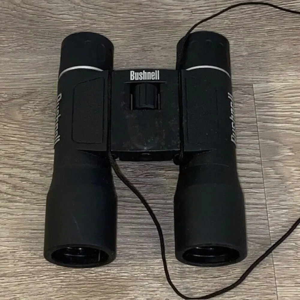 BUSHNELL 16X32 185 FEET AT 1000 YARDS BINOCULARS